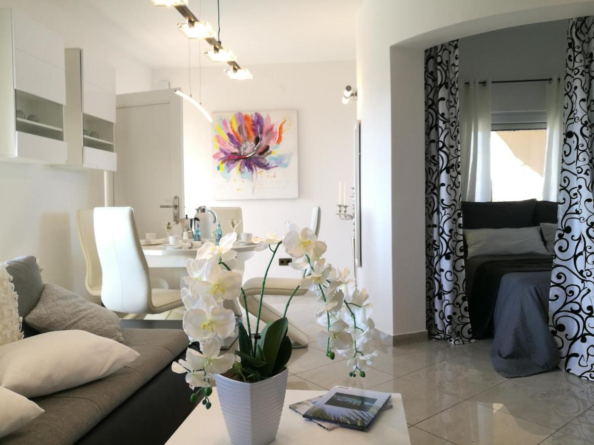 Villa Meli - Apartments Mit Meerblick Medulin Eksteriør bilde