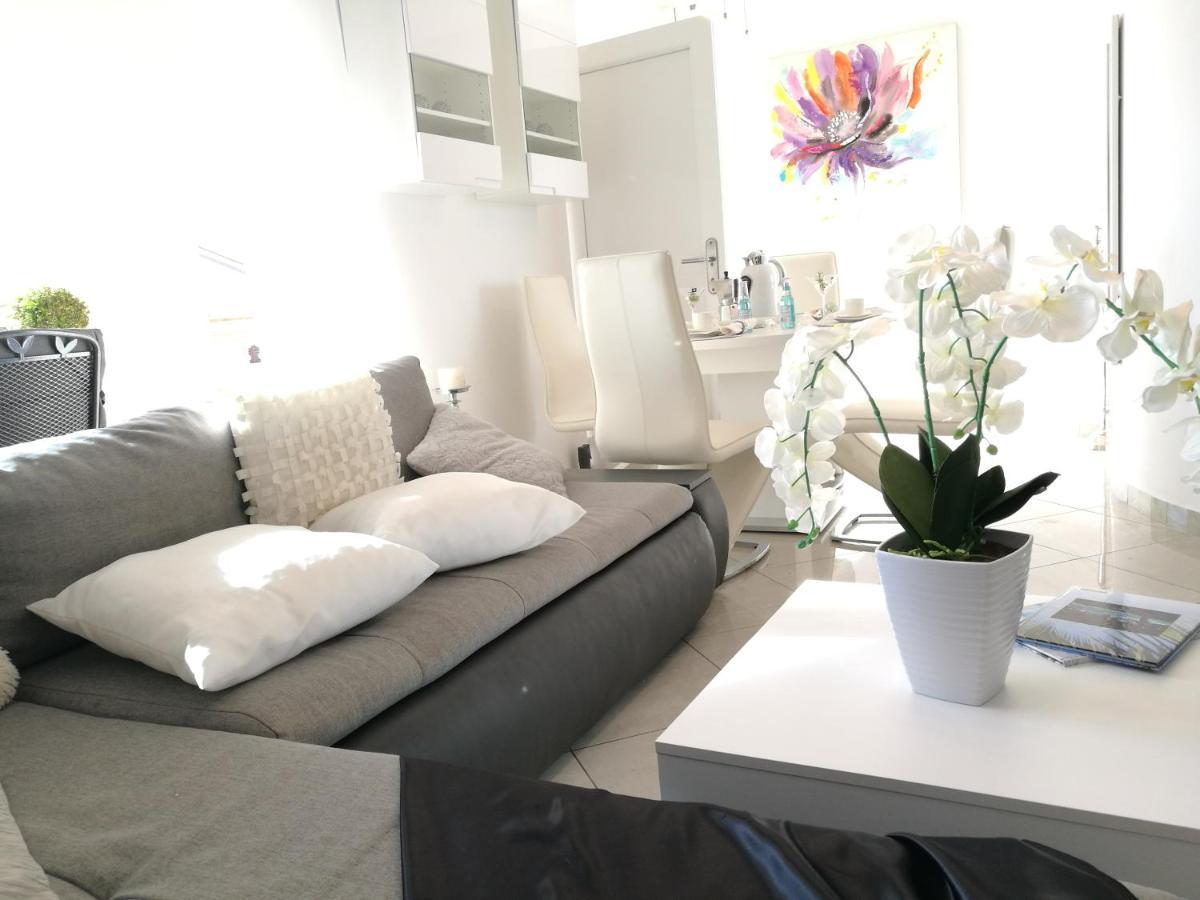 Villa Meli - Apartments Mit Meerblick Medulin Eksteriør bilde