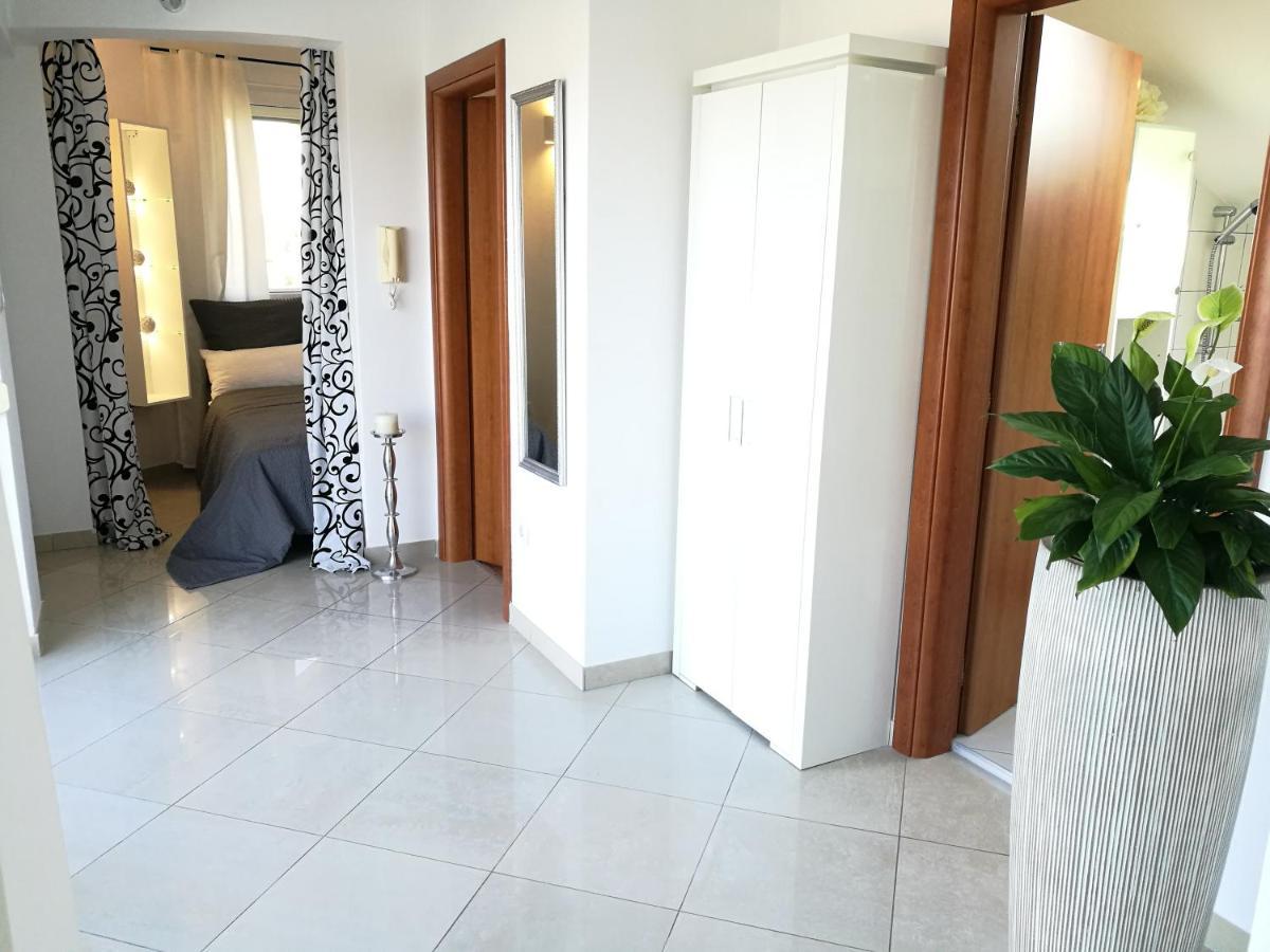 Villa Meli - Apartments Mit Meerblick Medulin Eksteriør bilde