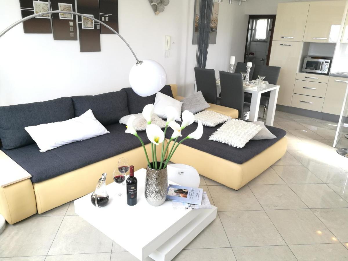 Villa Meli - Apartments Mit Meerblick Medulin Eksteriør bilde