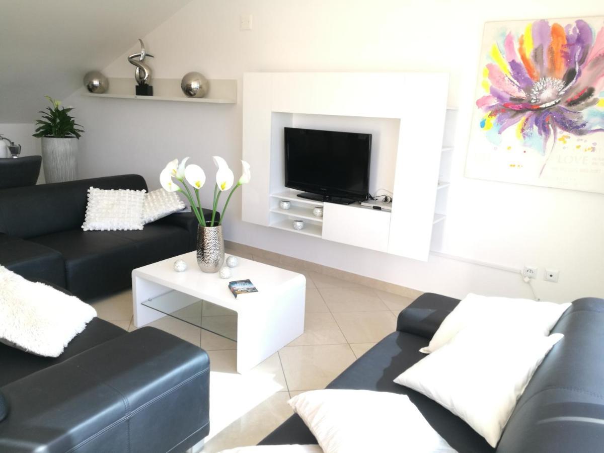 Villa Meli - Apartments Mit Meerblick Medulin Eksteriør bilde