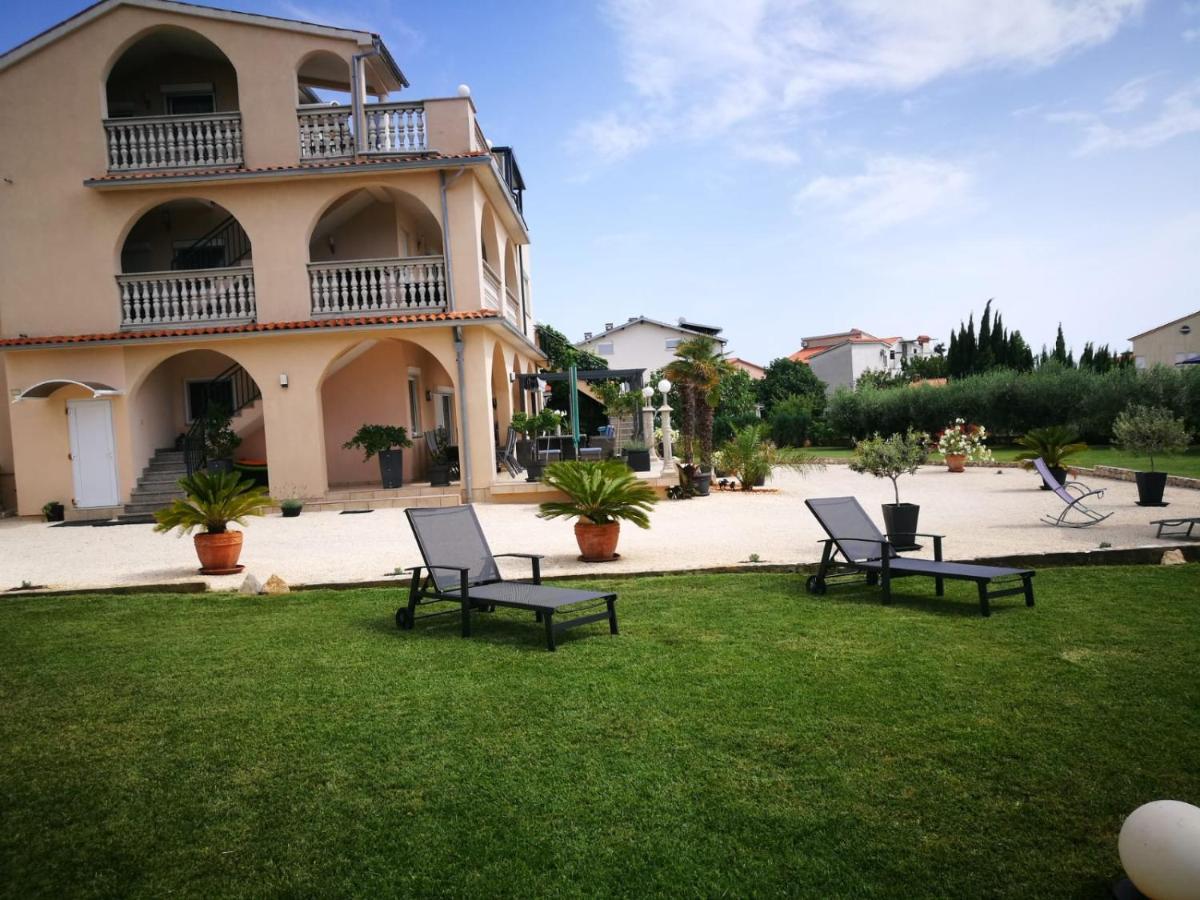 Villa Meli - Apartments Mit Meerblick Medulin Eksteriør bilde