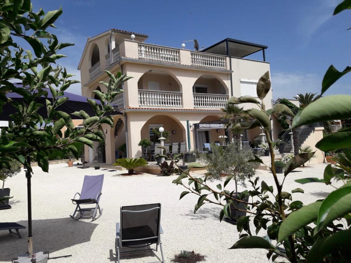 Villa Meli - Apartments Mit Meerblick Medulin Eksteriør bilde