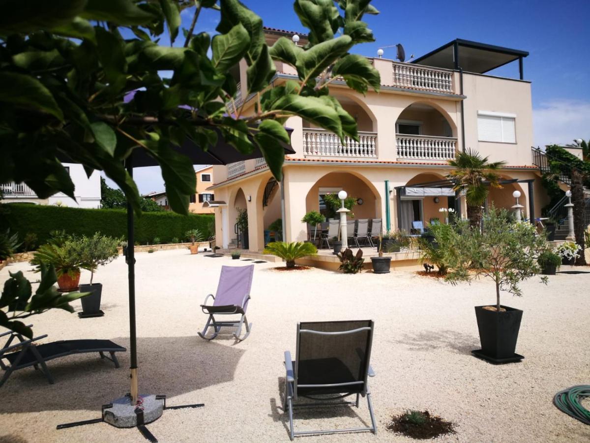 Villa Meli - Apartments Mit Meerblick Medulin Eksteriør bilde