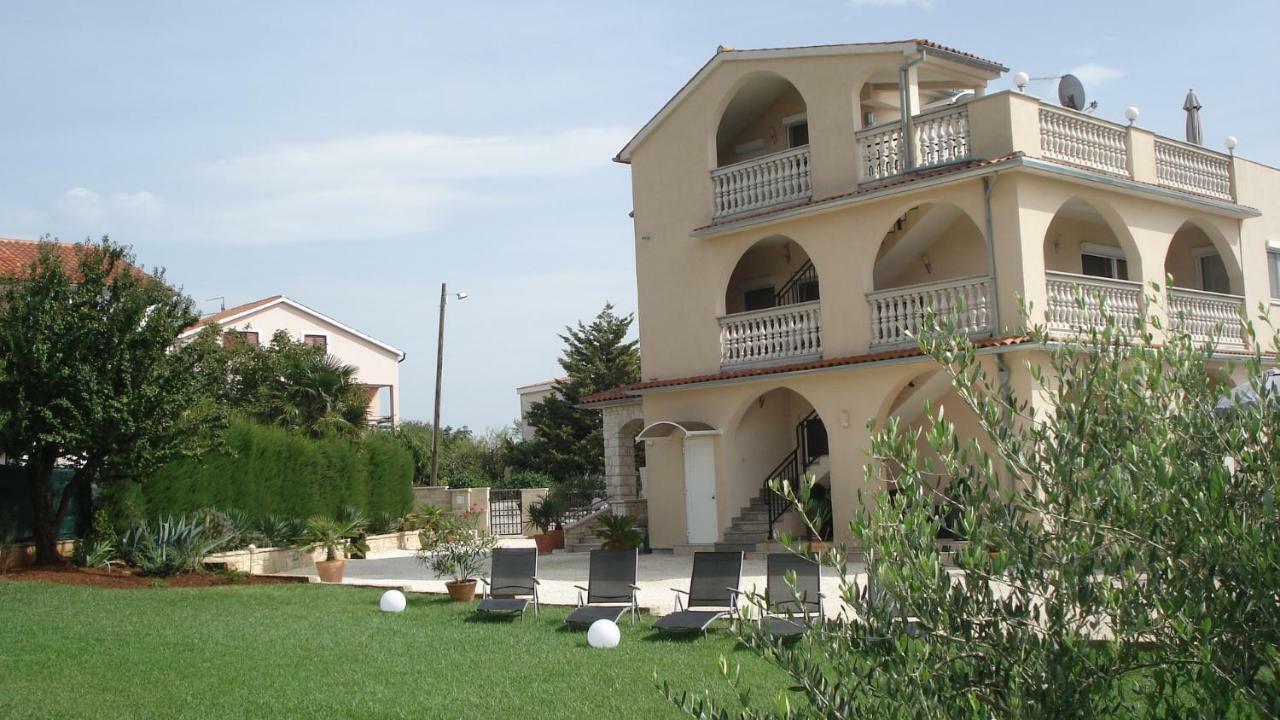 Villa Meli - Apartments Mit Meerblick Medulin Eksteriør bilde
