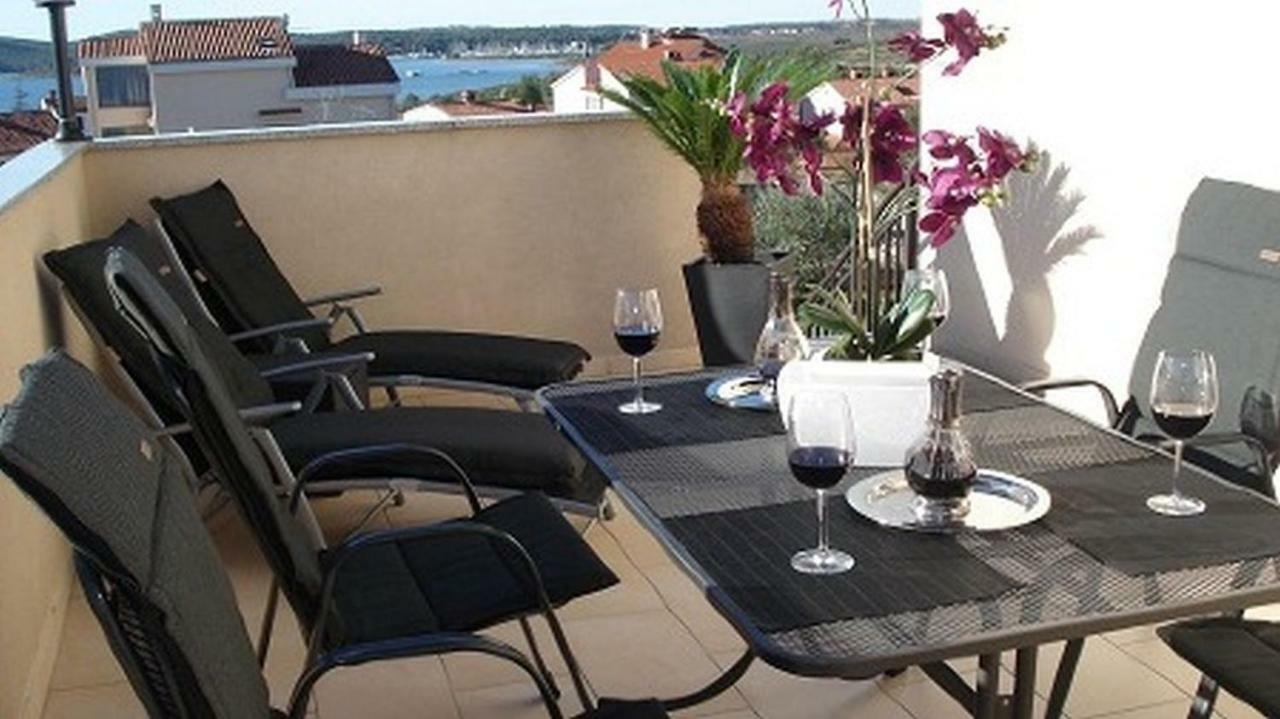Villa Meli - Apartments Mit Meerblick Medulin Eksteriør bilde