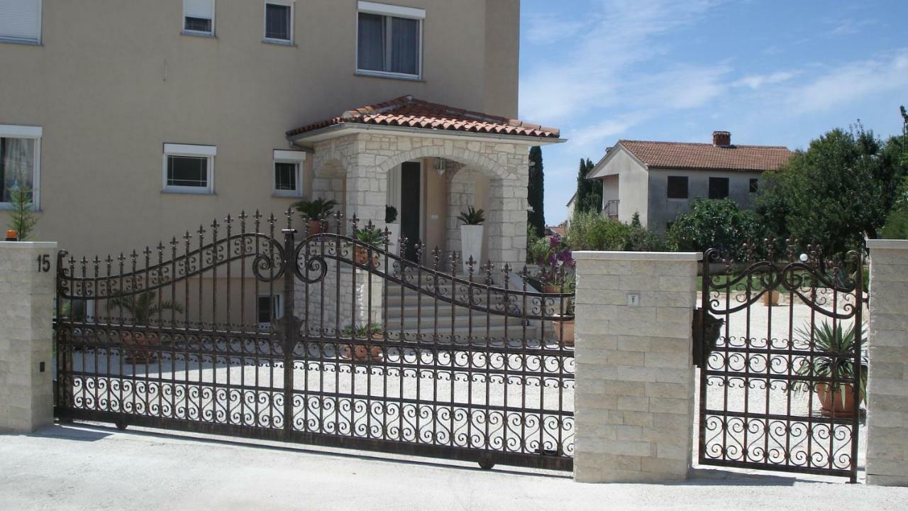 Villa Meli - Apartments Mit Meerblick Medulin Eksteriør bilde